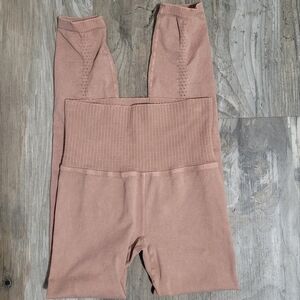 NWOT Free People Movement size xs/s ribbing around waist high rise